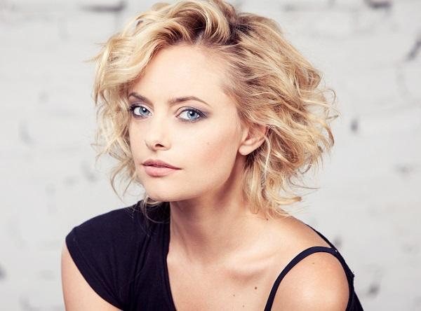 Елена Максимова