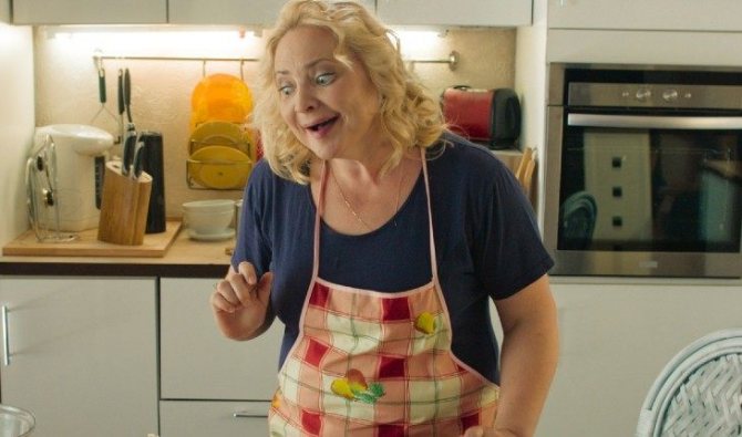 Светлана Пермякова в фильме «Zомбоящик»